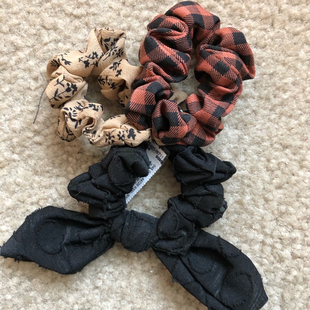 American Eagle hair scrunchies—brand new!